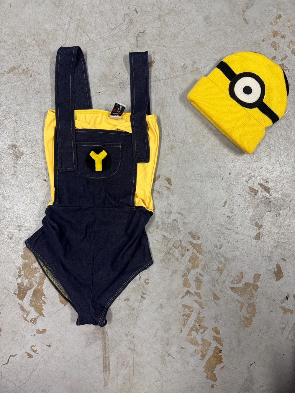 MINON Yellow and Navy One-Piece Overalls with Beanie Halloween Costume - Small